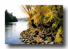 TaylorsFalls_RockyShoreline