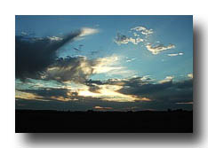 Sunset_DarkWhispyClouds