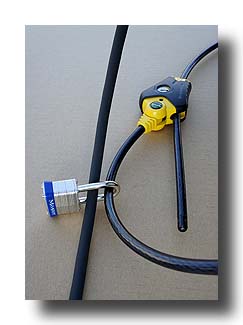 Prius-PHV_CableLock-04