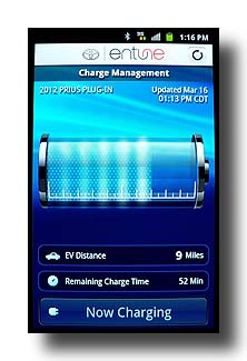Prius-PHV_Phone-Status-Charging-01