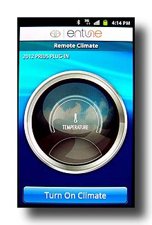 Prius-PHV_Phone-Status-Climate-01