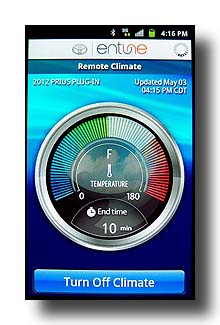 Prius-PHV_Phone-Status-Climate-02