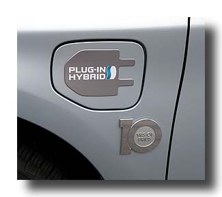 Prius-PHV_Plug-DoorClosed_02