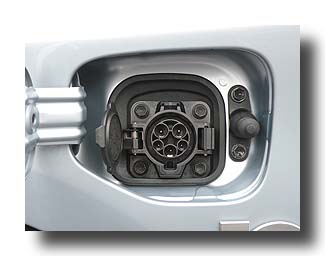 Prius-PHV_Plug-Socket_01