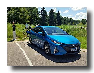 Prius-Prime_AtTheBluff_02