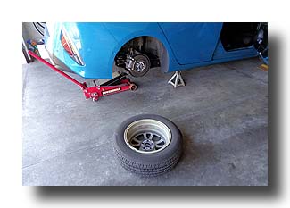 Prius-Prime_SecondFlatTire_01