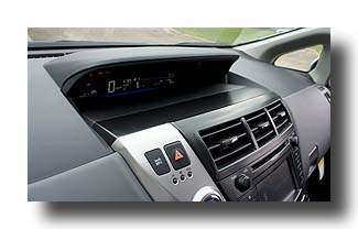 Prius-V_buttons_03